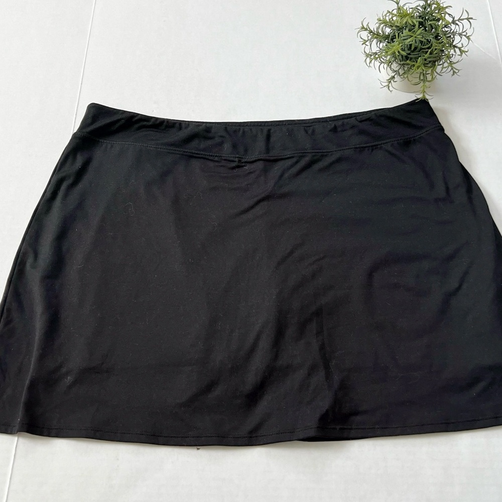Tranquility Plus Elastic Waist Athletic Skort in Black